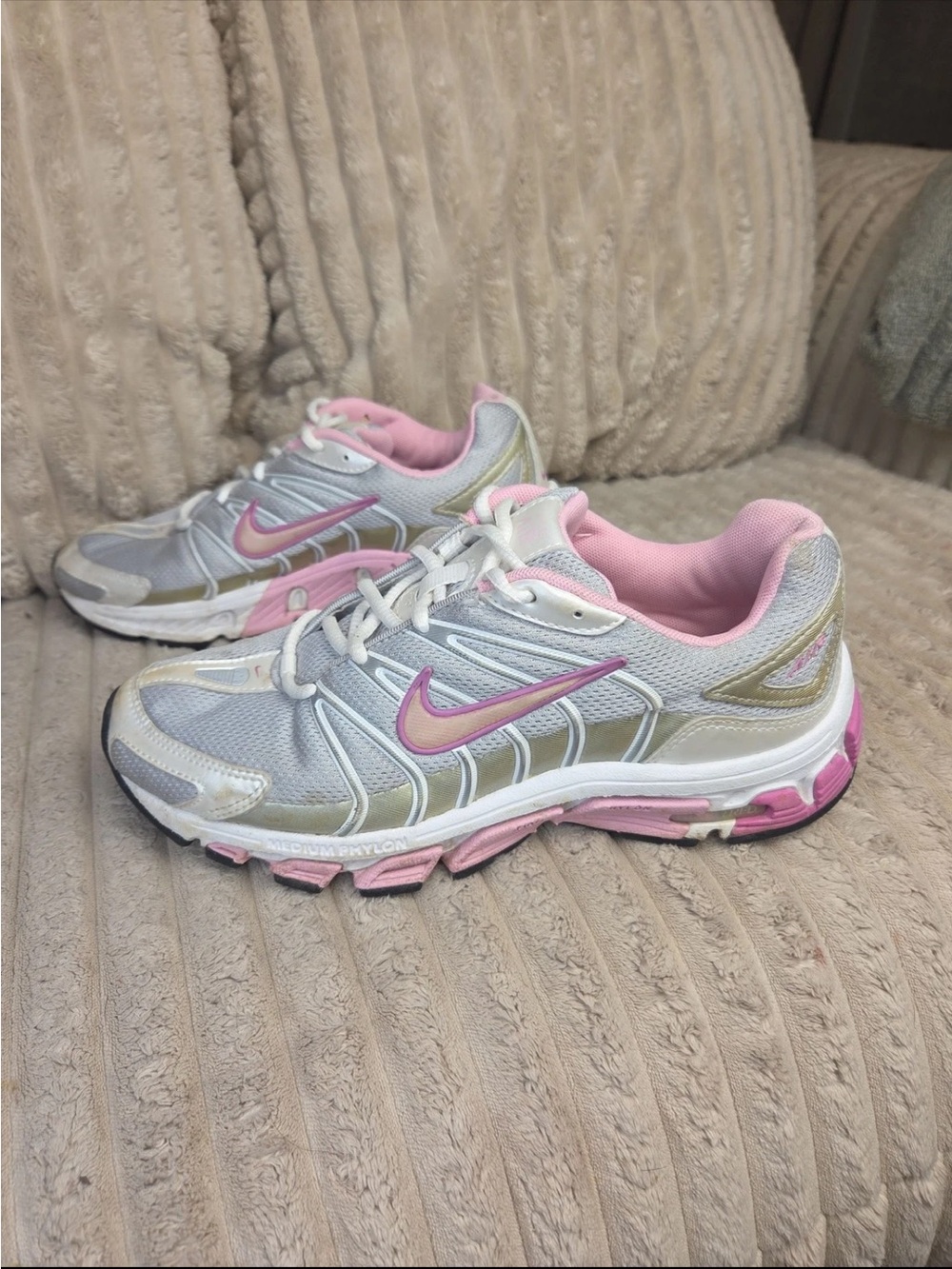 Nike Air Tri D Running Shoes Silver Pink Sneakers Women's Size 9 - Picture 2 of 10